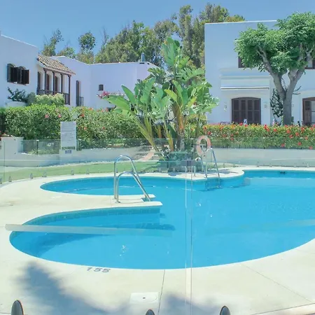 One-bedroom Holiday In Cancelada Estepona
