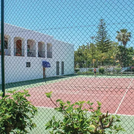 One-bedroom Holiday In Cancelada Estepona